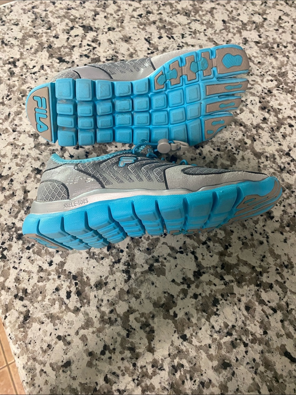 Fila Gray and Teal Five-Toe Athletic Shoes - Picture 6 of 7